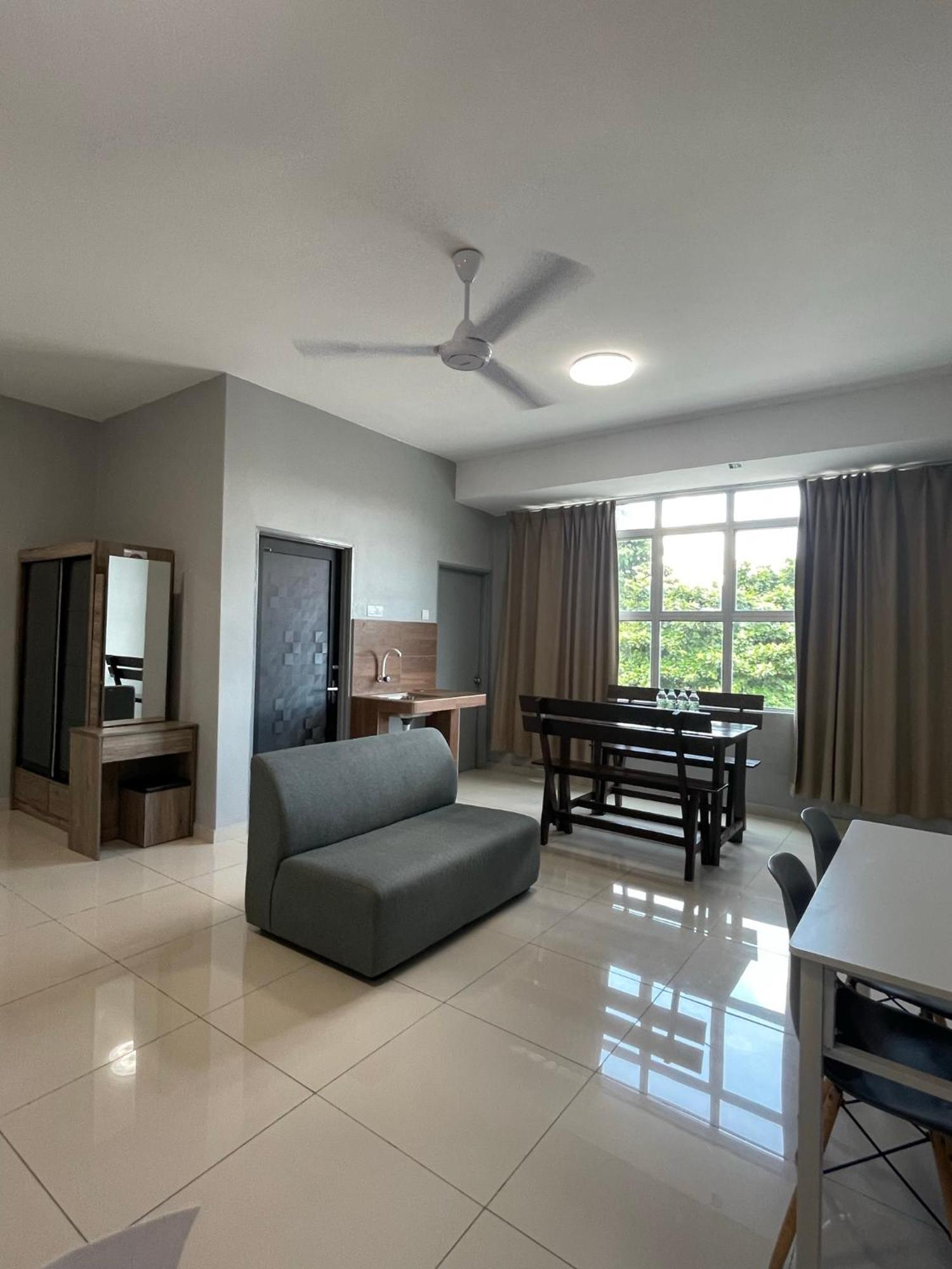Reno Hotel อิโปห์ ภายนอก รูปภาพ